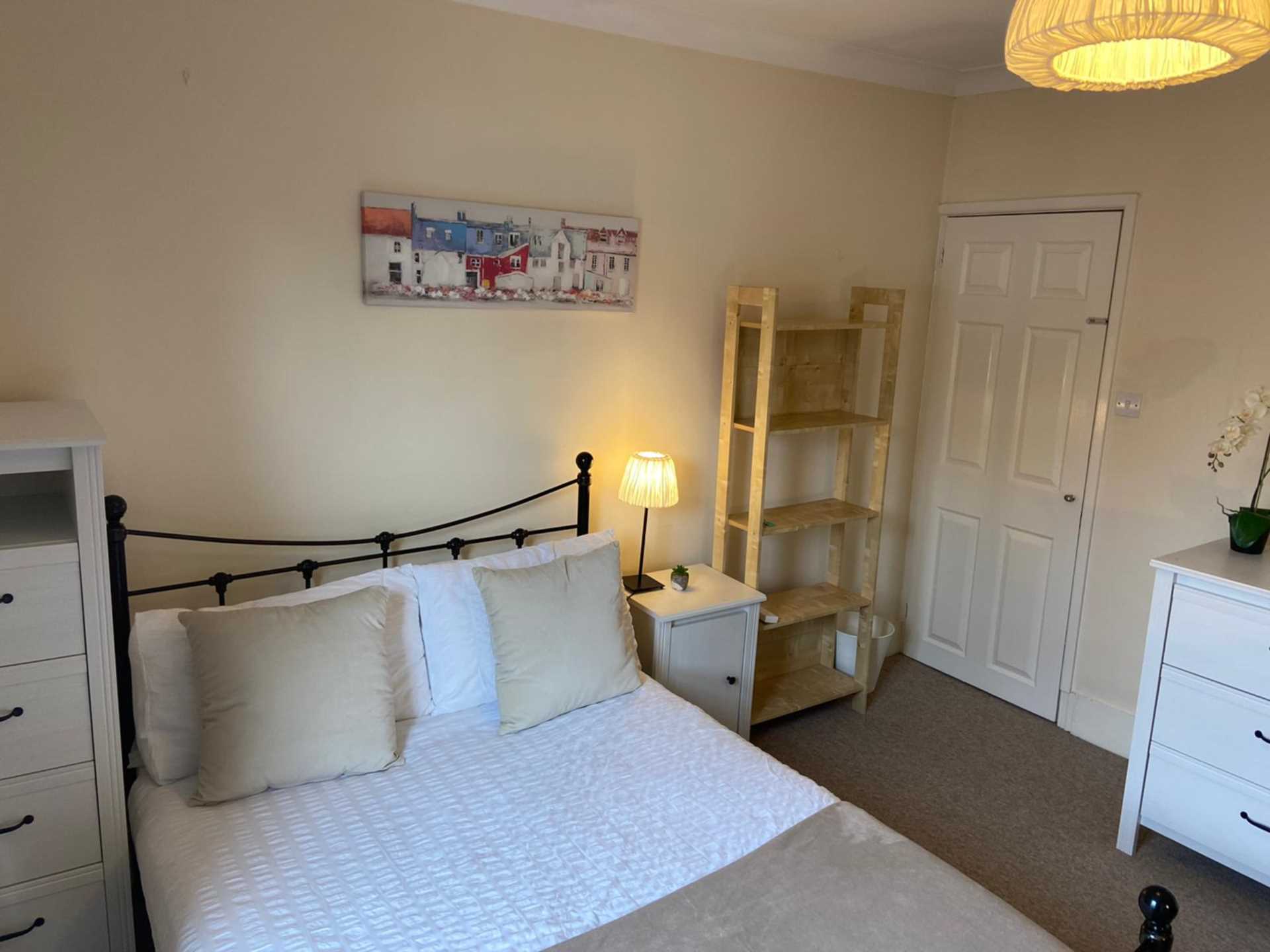 1 bed Room for rent in Guildford. From New Leaf Homes