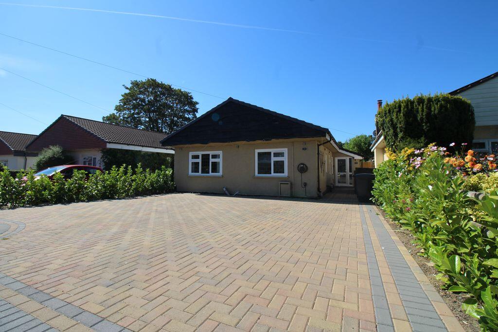 5 bed Detached bungalow for rent in Hildenborough. From Waghorn & Company - Tonbridge 5 bed Detached bungalow for rent in Hildenborough. From Waghorn & Company - Tonbridge