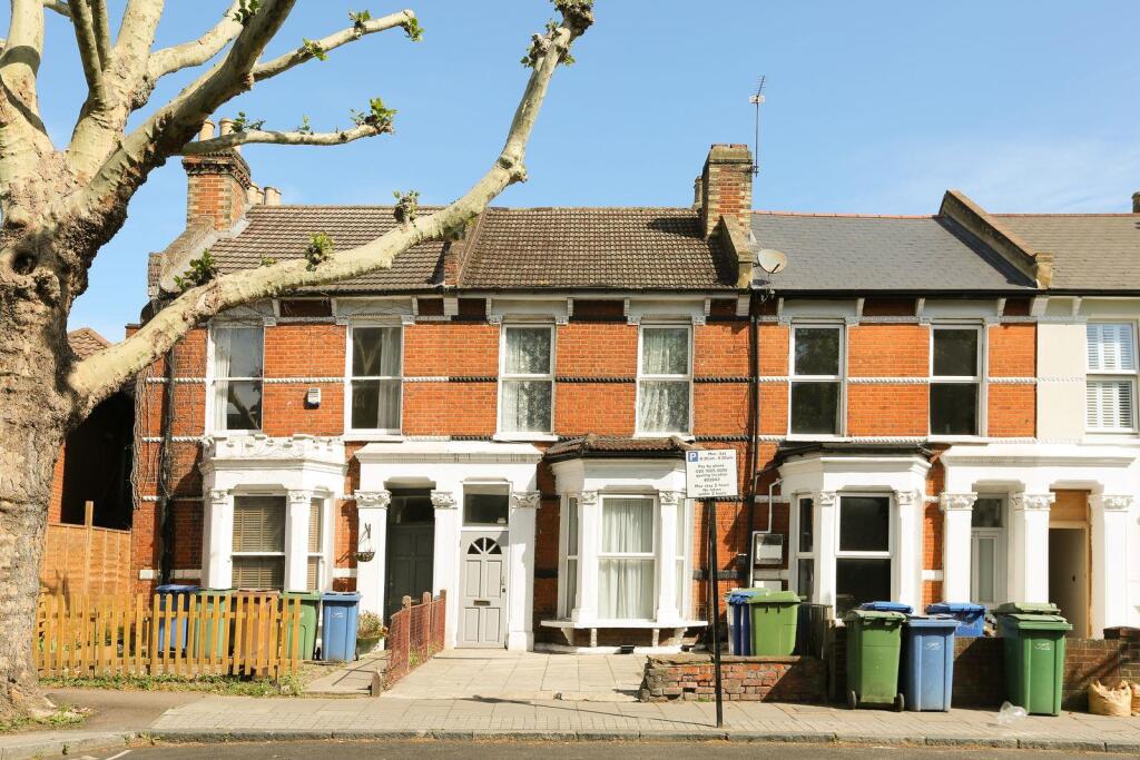 4 bed Mid Terraced House for rent in London. From Hunters - Camberwell