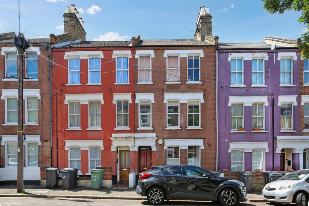 2 bed Apartment for rent in Camberwell. From Hunters - Camberwell 2 bed Apartment for rent in Camberwell. From Hunters - Camberwell