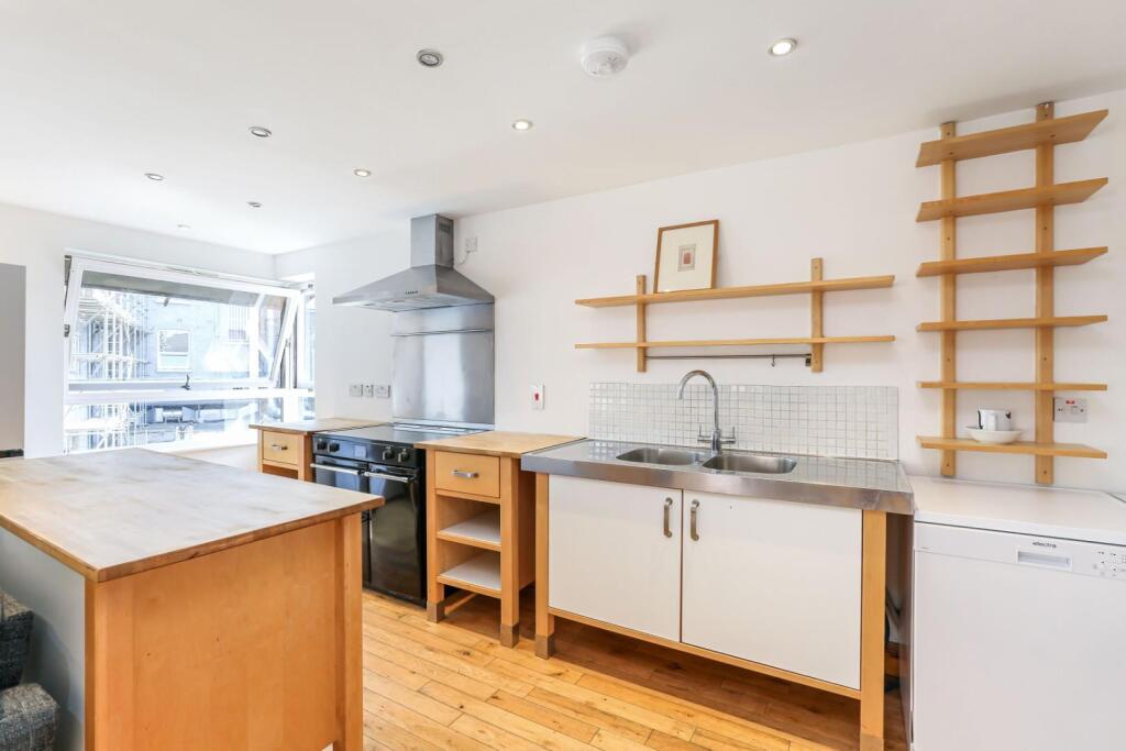 4 bed Annexe for rent in Camberwell. From Hunters - Camberwell 4 bed Annexe for rent in Camberwell. From Hunters - Camberwell
