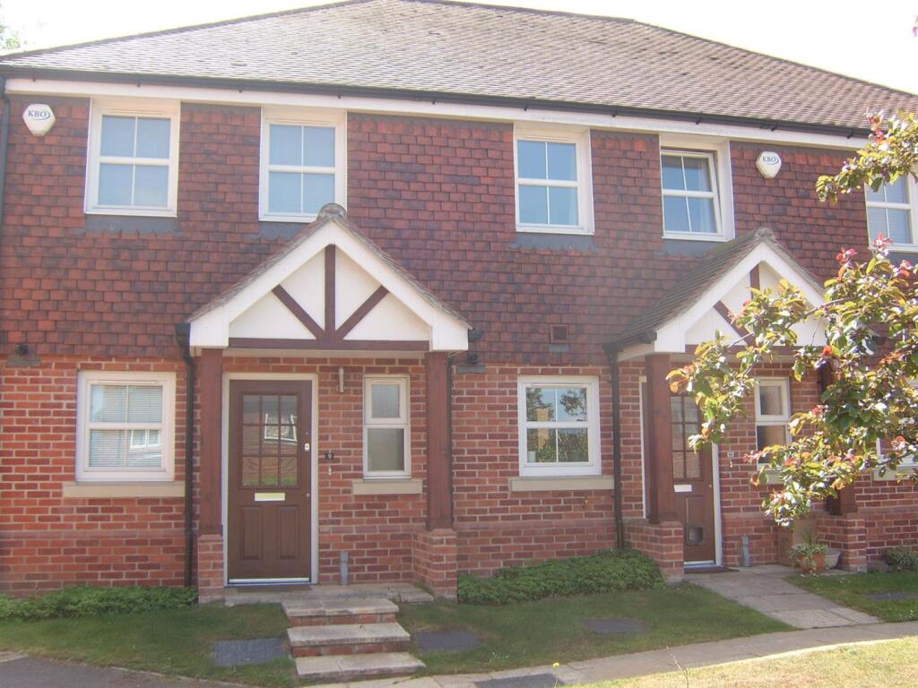2 bed Mid Terraced House for rent in Wrecclesham. From Trueman Letting Company - Farnham