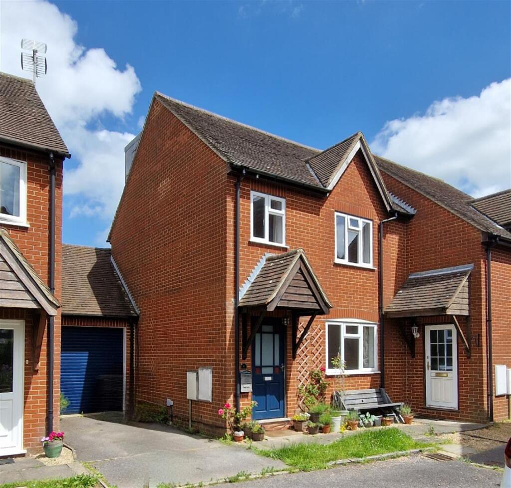 3 bed End of Terrace for rent in Holybourne. From Trueman Letting Company - Farnham