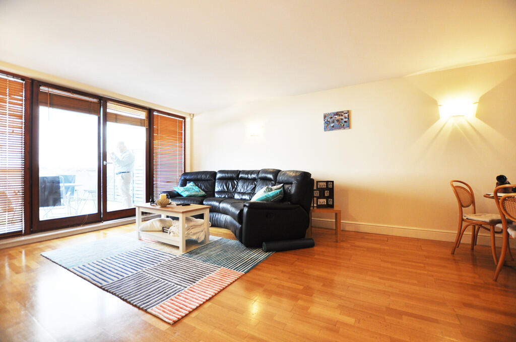 2 bed House (unspecified) for rent in London. From Elkay Properties - London