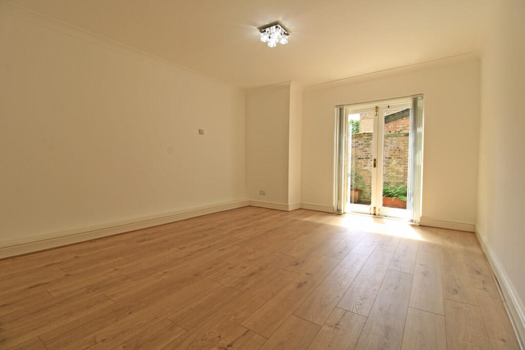 2 bed Apartment for rent in London. From Elkay Properties - London