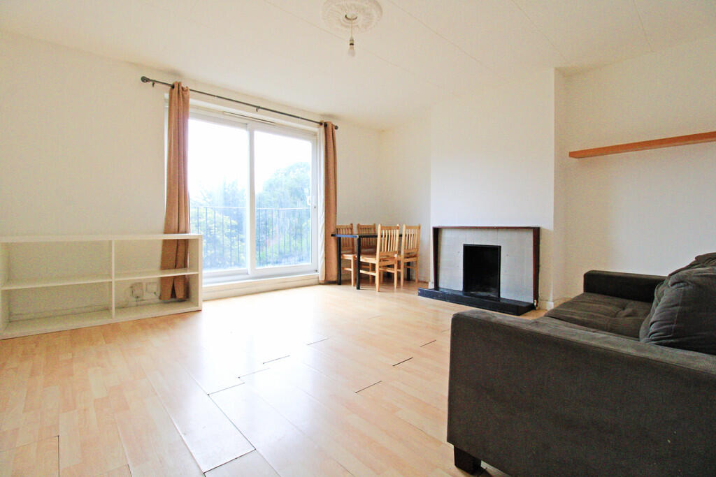 3 bed 1st Floor Flat for rent in London. From Elkay Properties - London