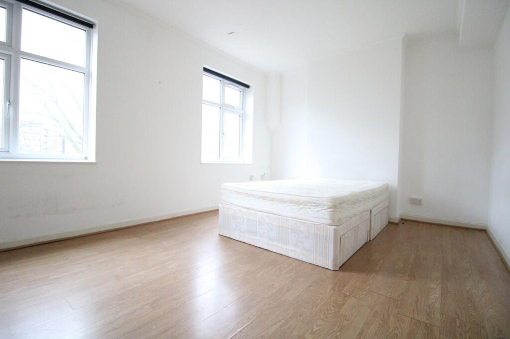 2 bed 1st Floor Flat for rent in London. From Elkay Properties - London