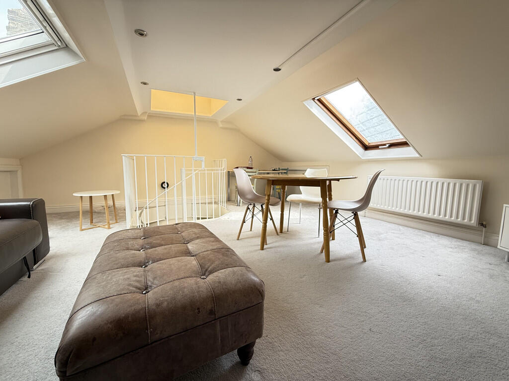 2 bed 1st Floor Flat for rent in Hammersmith. From Elkay Properties - London 2 bed 1st Floor Flat for rent in Hammersmith. From Elkay Properties - London
