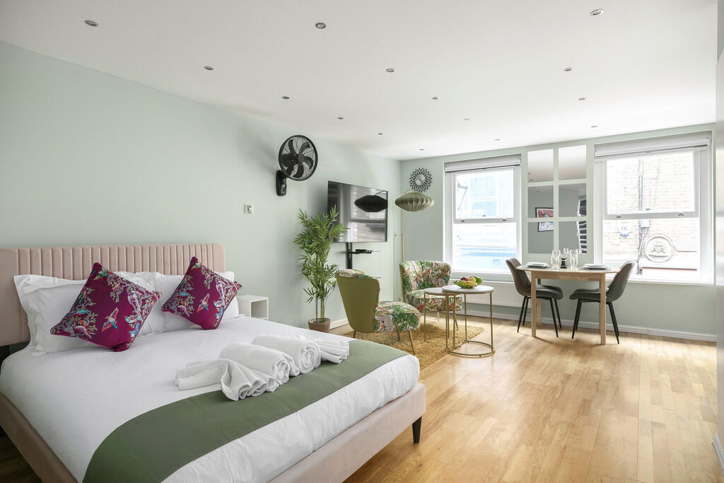 4 bed Studio for rent in London. From Elkay Properties - London