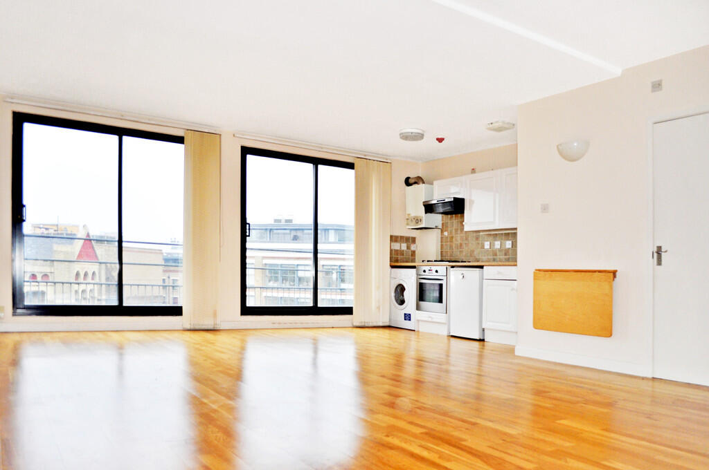 4 bed Studio for rent in London. From Elkay Properties - London