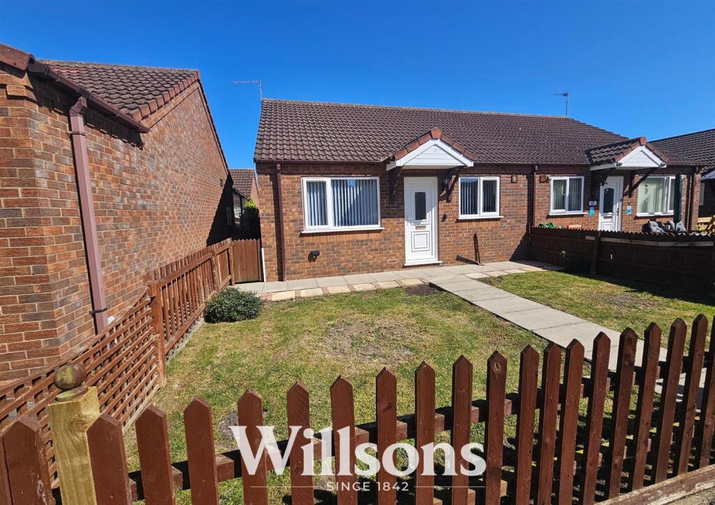 2 bed Semi-detached bungalow for rent in Skegness. From Willsons - Skegness