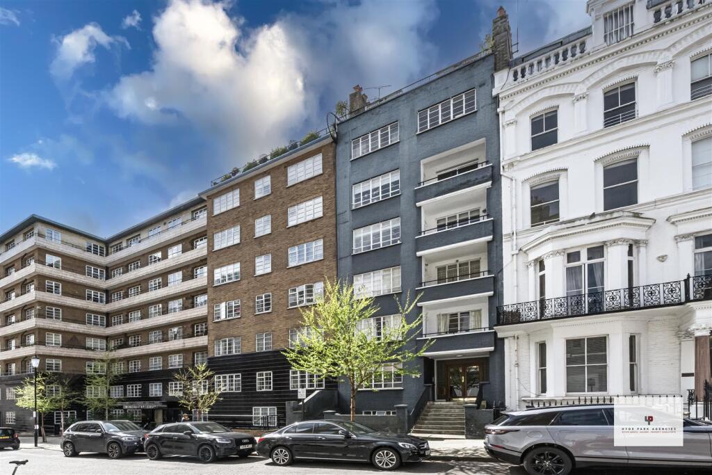 2 bed 1st Floor Flat for rent in London. From Hyde Park Agencies