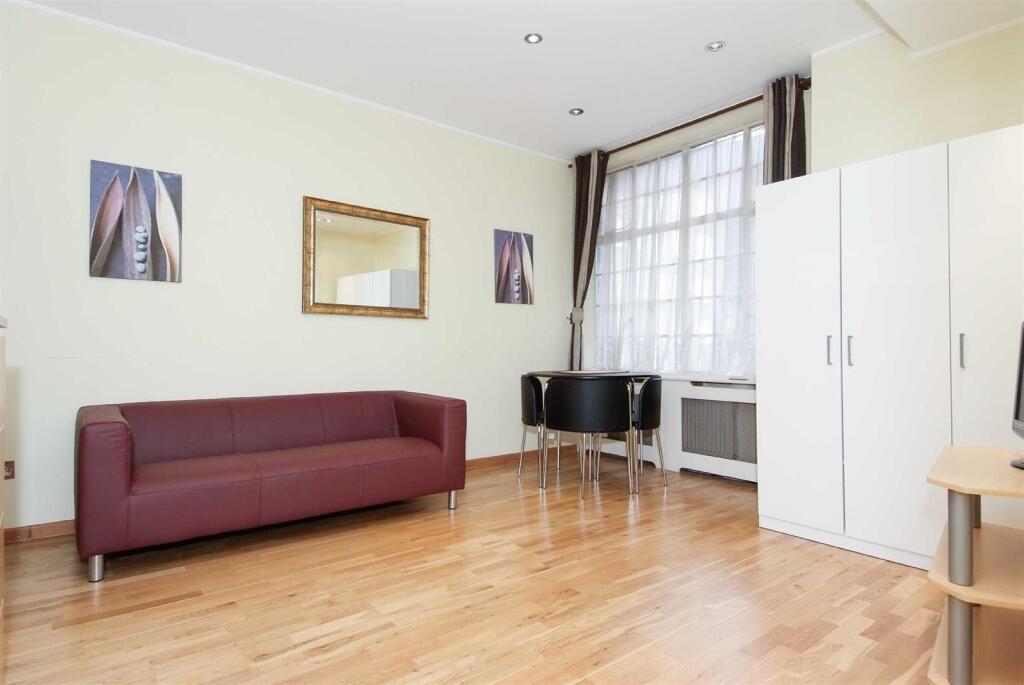1 bed 1st Floor Flat for rent in London. From Hyde Park Agencies