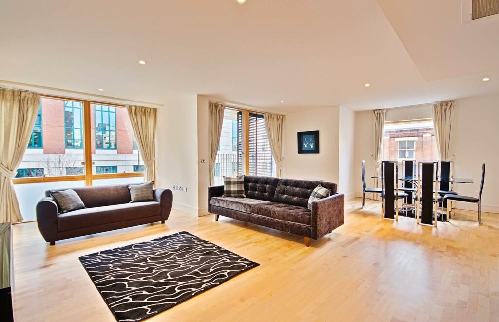 3 bed Flat for rent in London. From Garton Jones - Westminster