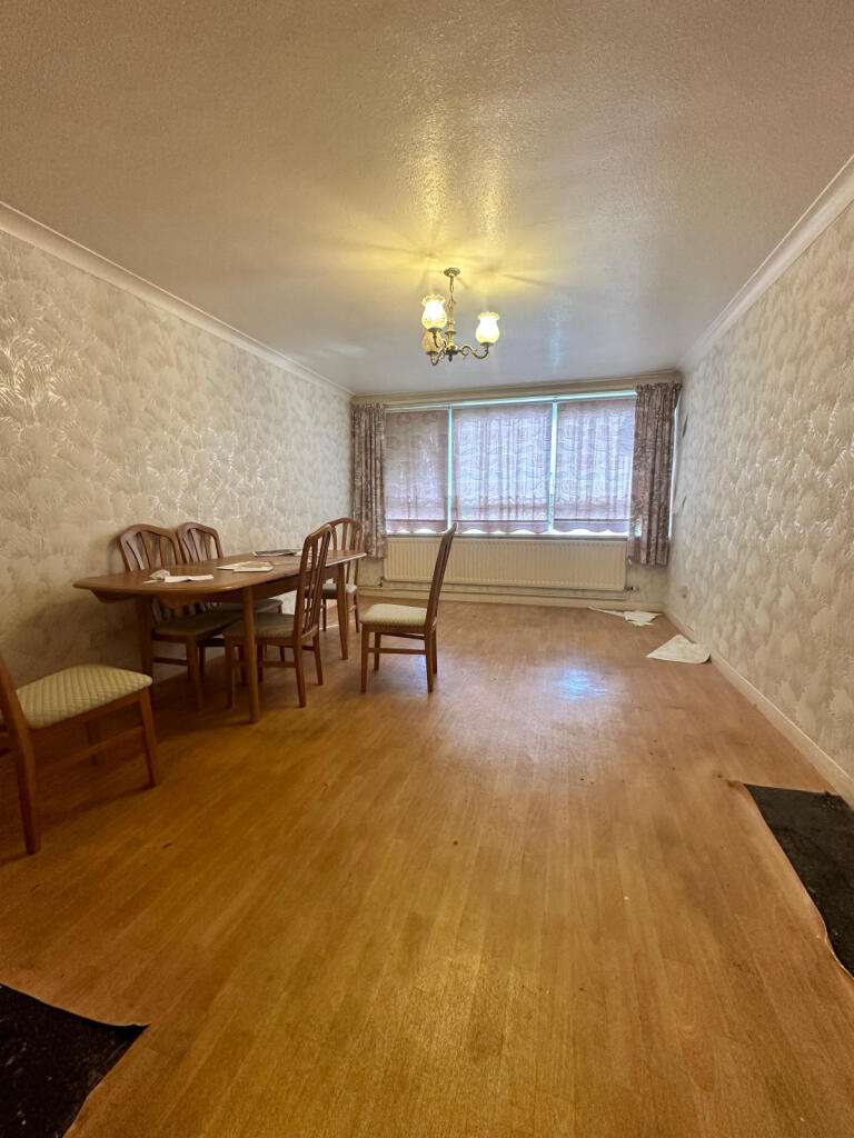 2 bed Flat for rent in Ilford. From Ideal Locations