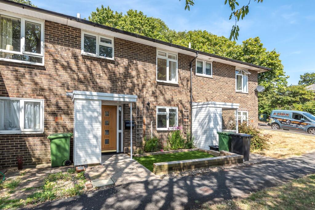 3 bed Mid Terraced House for rent in Winchester. From Dybles - Winchester