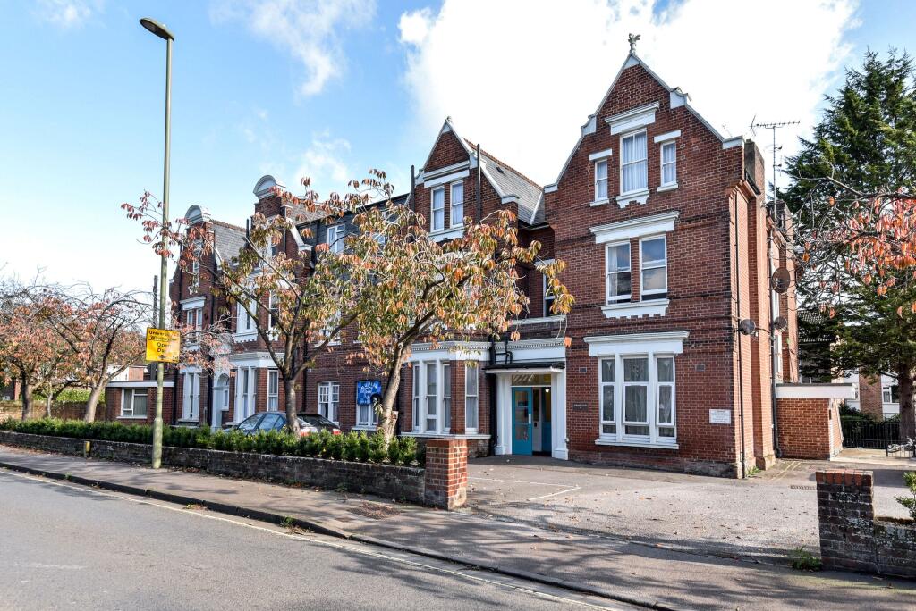 2 bed 1st Floor Flat for rent in Winchester. From Dybles - Winchester