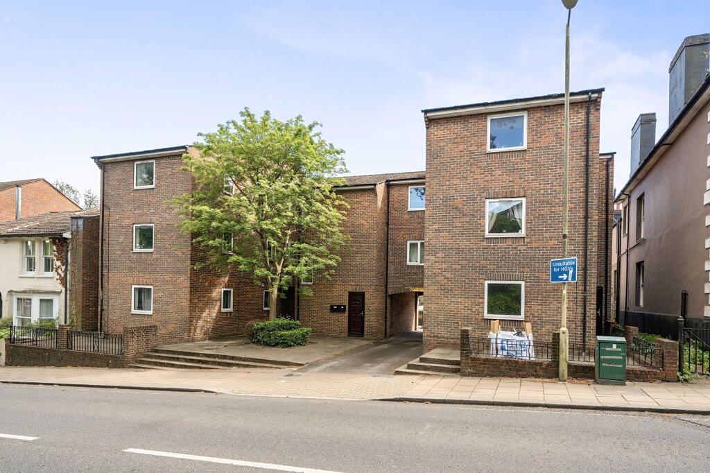 1 bed 1st Floor Flat for rent in Winchester. From Dybles - Winchester