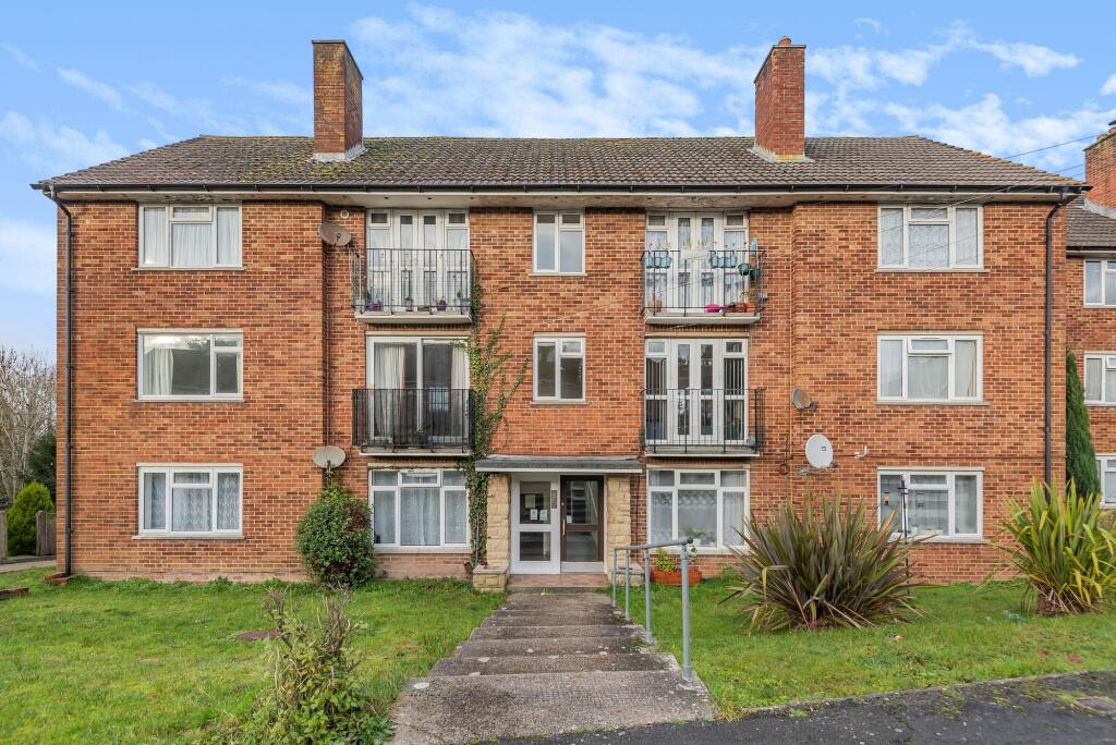 2 bed 1st Floor Flat for rent in Winchester. From Dybles - Winchester