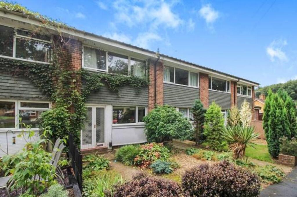 2 bed Mid Terraced House for rent in North Baddesley. From Dybles - Winchester 2 bed Mid Terraced House for rent in North Baddesley. From Dybles - Winchester
