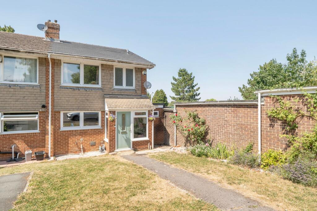 3 bed End of Terrace for rent in Harestock. From Dybles - Winchester 3 bed End of Terrace for rent in Harestock. From Dybles - Winchester