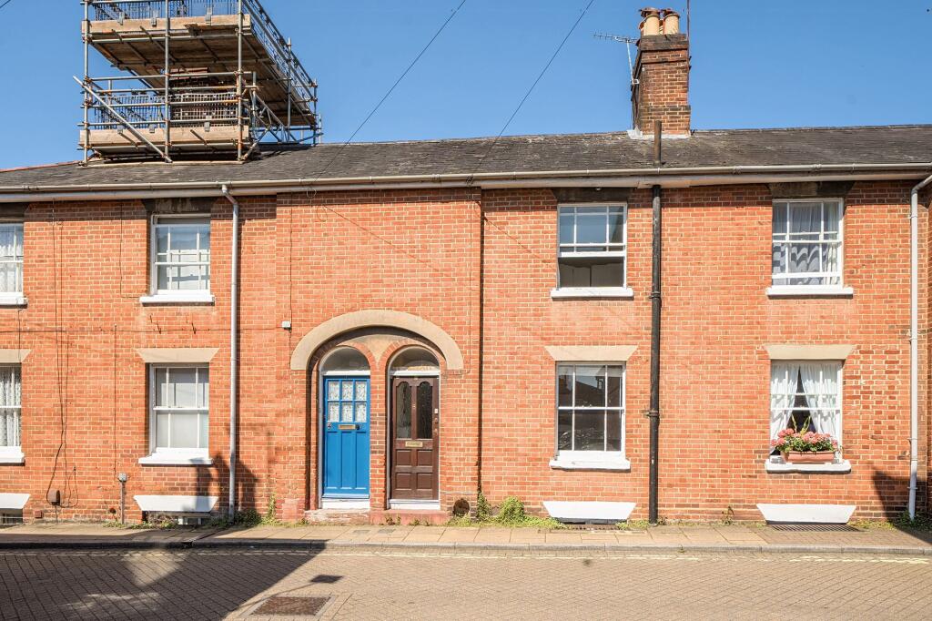 3 bed Mid Terraced House for rent in Winchester. From Dybles - Winchester 3 bed Mid Terraced House for rent in Winchester. From Dybles - Winchester
