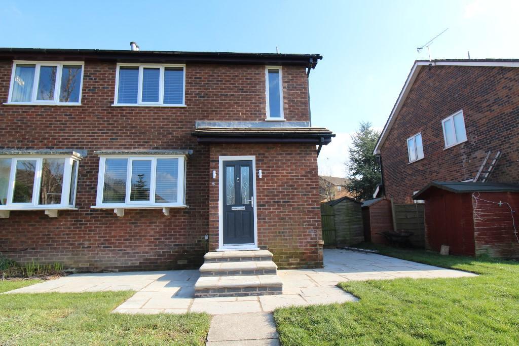 1 bed Mews for rent in Glossop. From Croft Lettings Ltd - Glossop