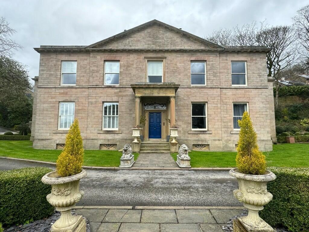 2 bed Apartment for rent in Broadbottom. From Croft Lettings Ltd - Glossop