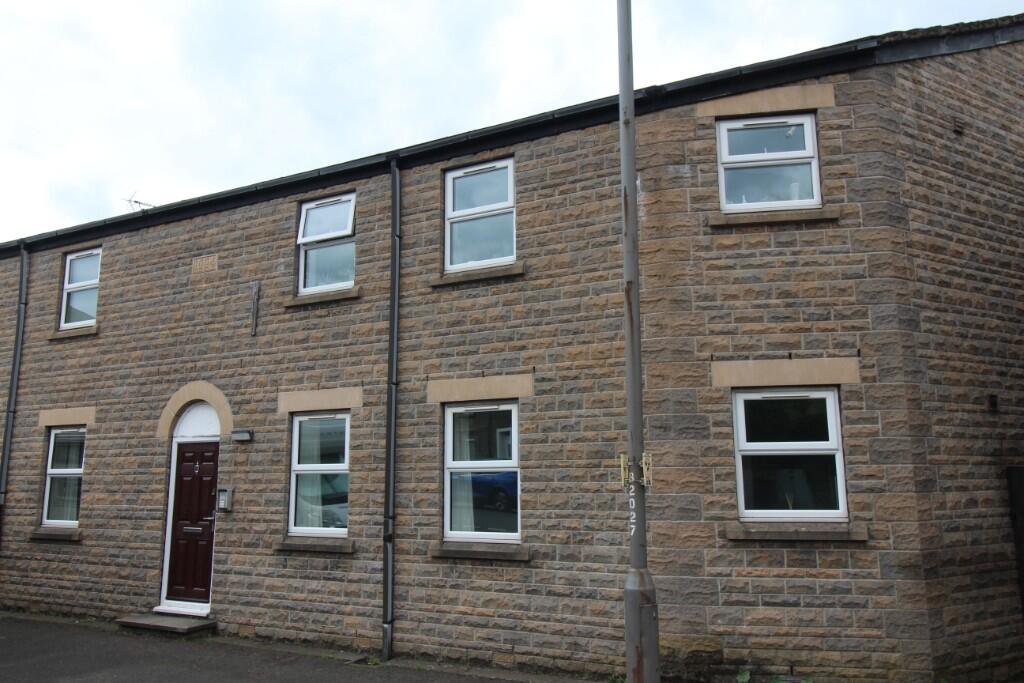 2 bed 1st Floor Flat for rent in Glossop. From Croft Lettings Ltd - Glossop