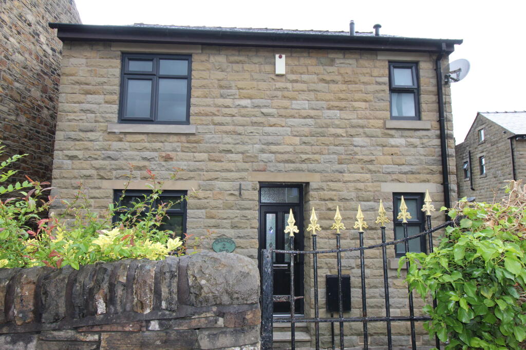 3 bed Detached for rent in Broadbottom. From Croft Lettings Ltd - Glossop