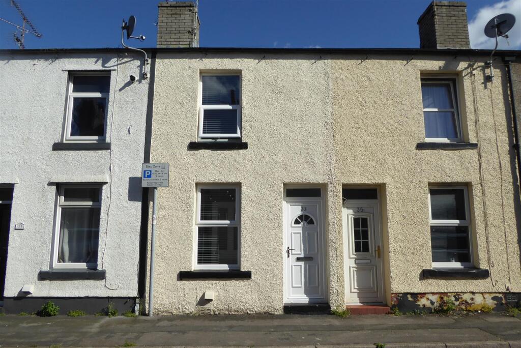 2 bed Mid Terraced House for rent in Workington. From Grisdales Estate Agents - Cockermouth 2 bed Mid Terraced House for rent in Workington. From Grisdales Estate Agents - Cockermouth