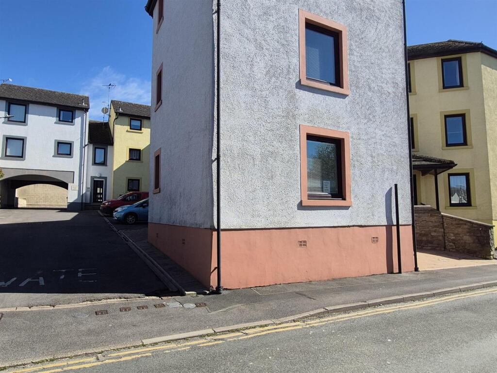 2 bed 1st Floor Flat for rent in Workington. From Grisdales Estate Agents - Cockermouth