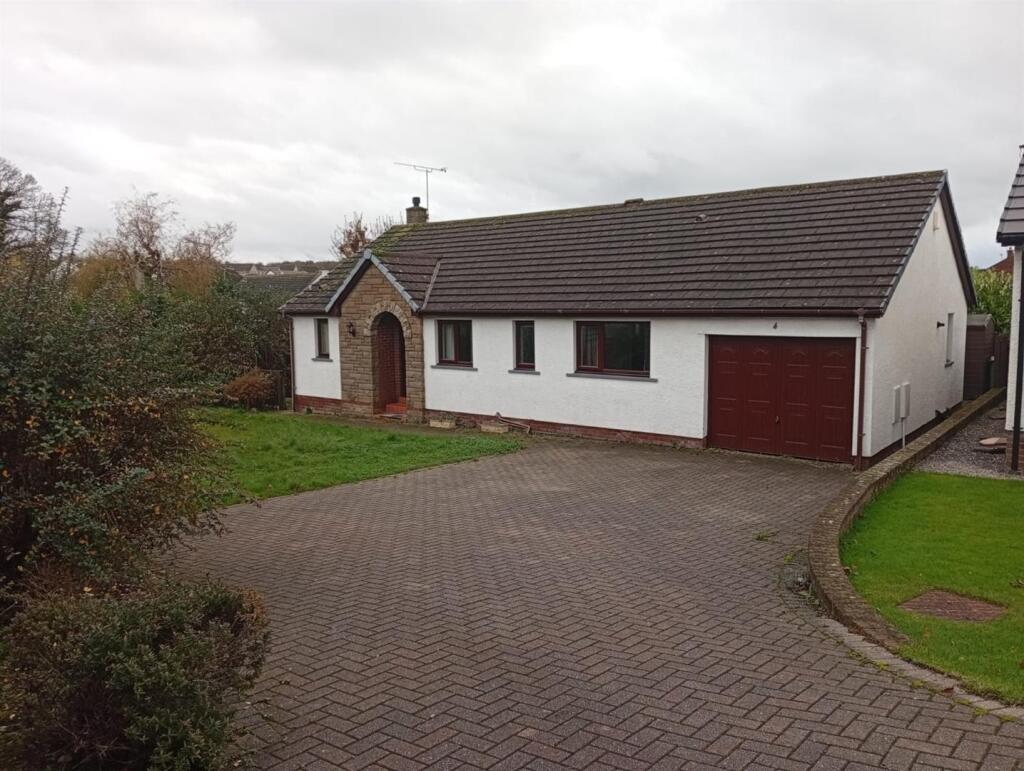 3 bed Detached bungalow for rent in Workington. From Grisdales Estate Agents - Cockermouth 3 bed Detached bungalow for rent in Workington. From Grisdales Estate Agents - Cockermouth