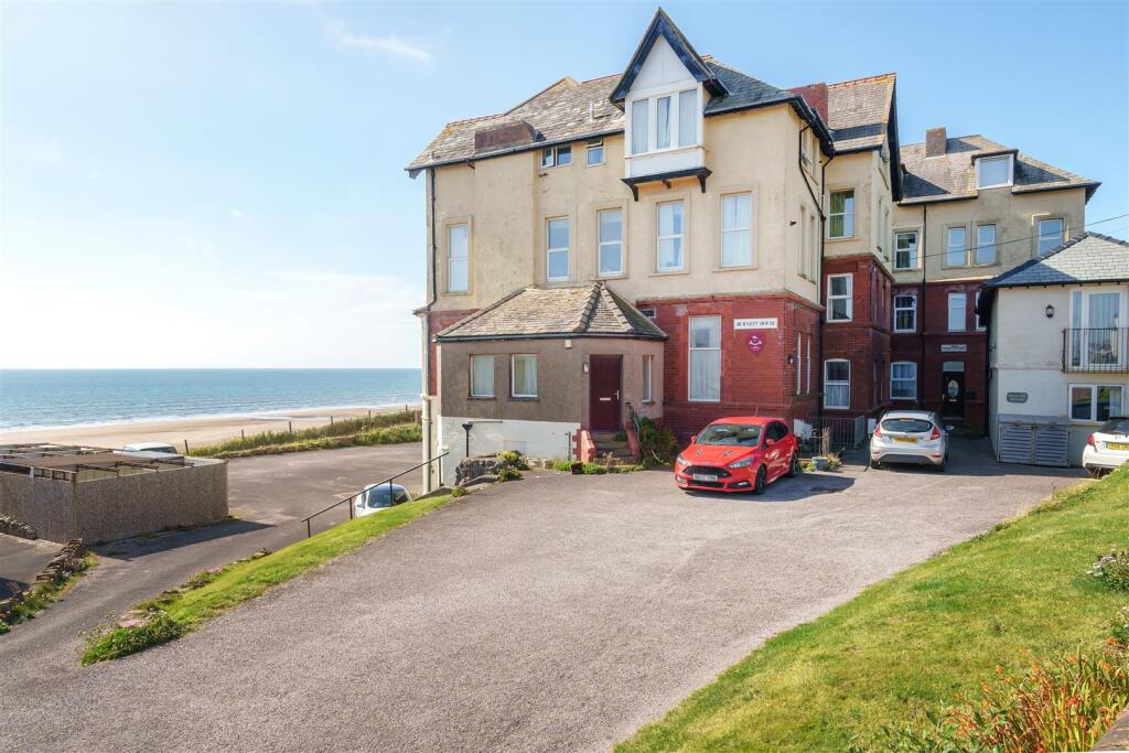 3 bed 1st Floor Flat for rent in Seascale. From Grisdales Estate Agents - Whitehaven 3 bed 1st Floor Flat for rent in Seascale. From Grisdales Estate Agents - Whitehaven