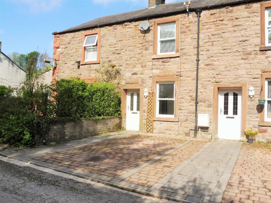 3 bed Mid Terraced House for rent in Bridgefoot. From Grisdales Estate Agents - Whitehaven