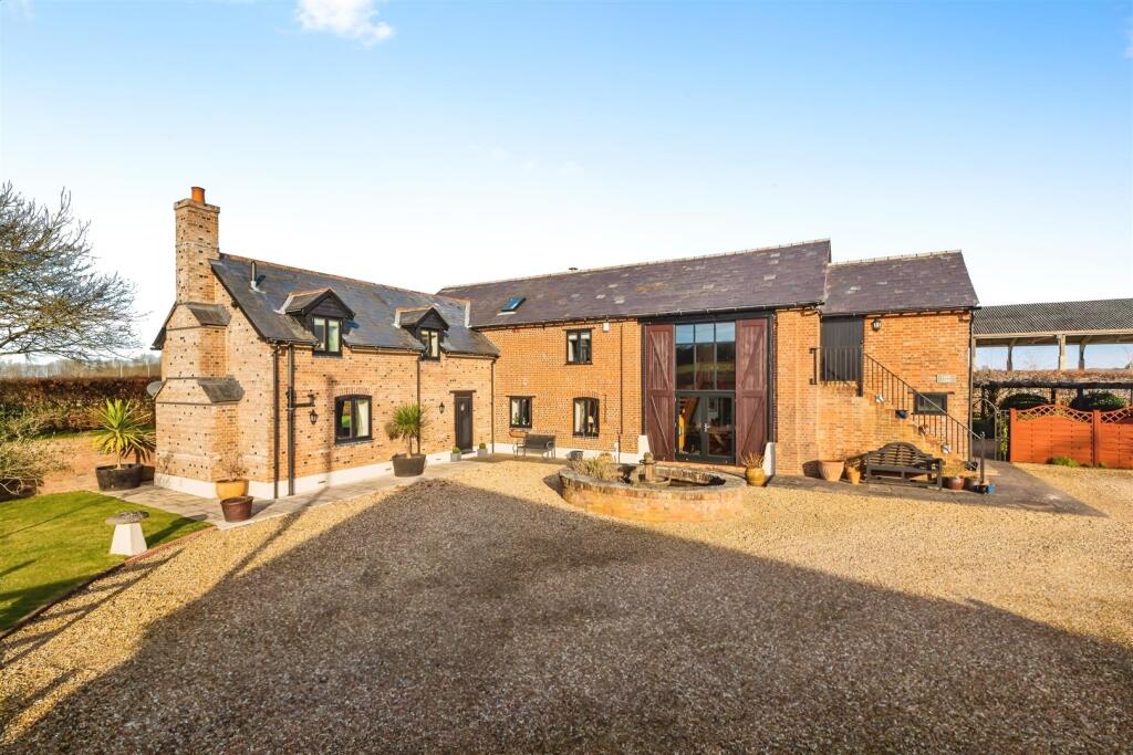 5 bed Detached for rent in Wimborne Minster. From Harker & Bullman - Wimborne 5 bed Detached for rent in Wimborne Minster. From Harker & Bullman - Wimborne