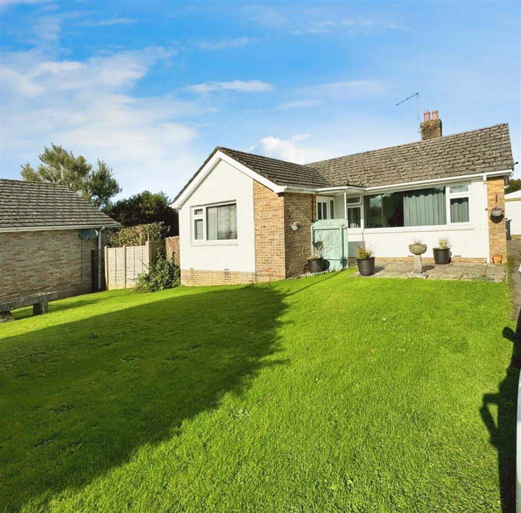 2 bed Detached bungalow for rent in Wimborne Minster. From Harker & Bullman - Wimborne