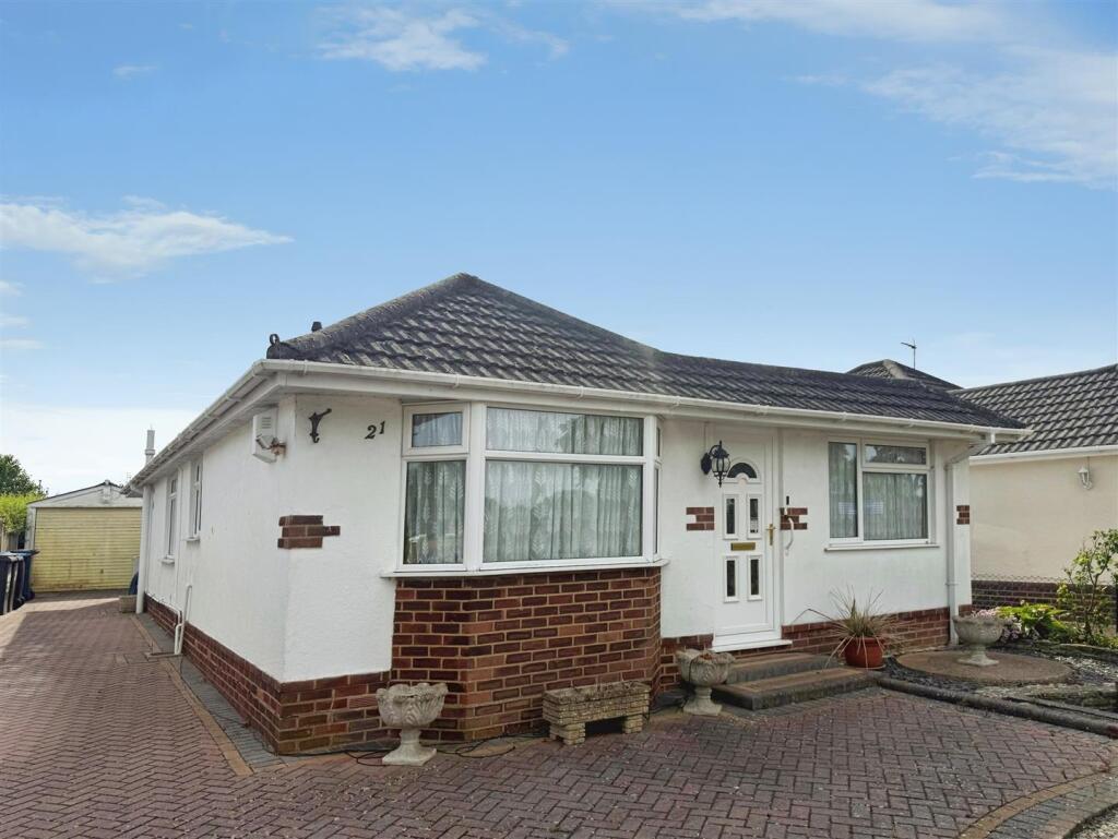 4 bed Detached bungalow for rent in Bournemouth. From Harker & Bullman - Wimborne 4 bed Detached bungalow for rent in Bournemouth. From Harker & Bullman - Wimborne