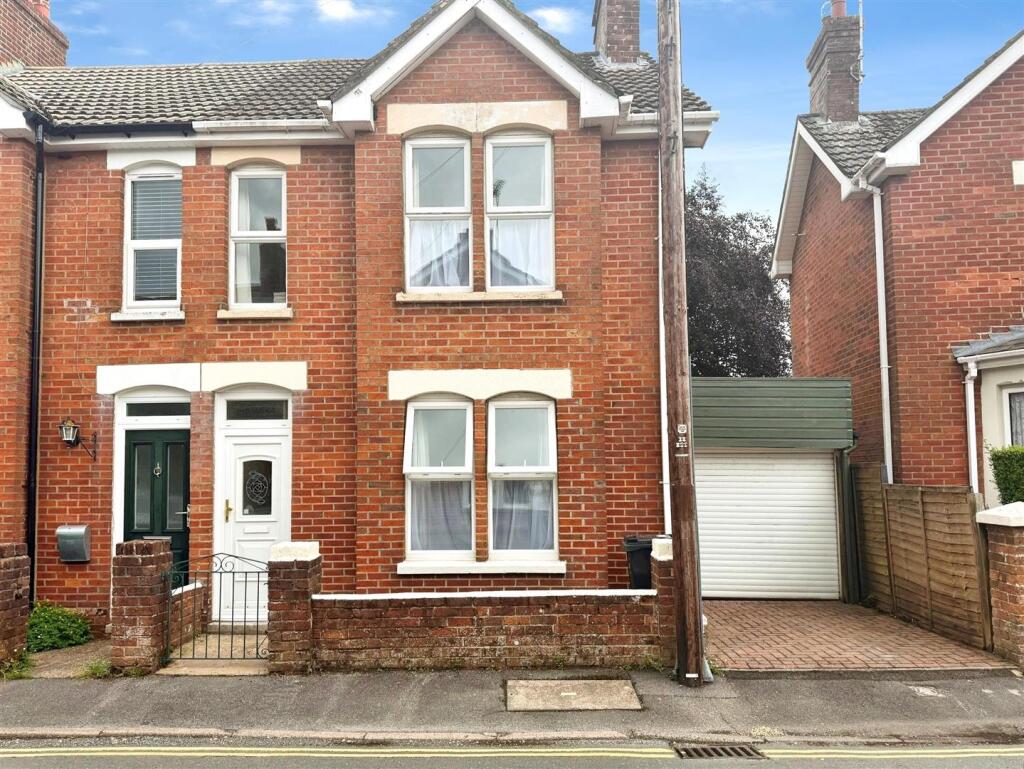 3 bed Semi Detached for rent in Wimborne Minster. From Harker & Bullman - Wimborne