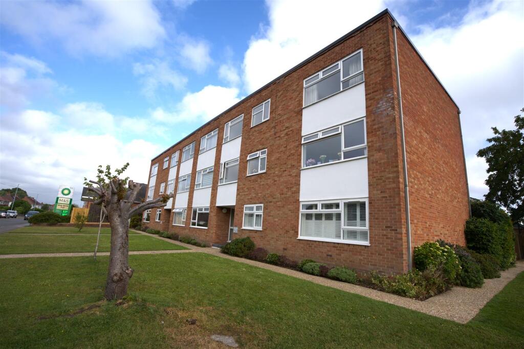 1 bed Apartment for rent in Wimborne Minster. From Harker & Bullman - Wimborne