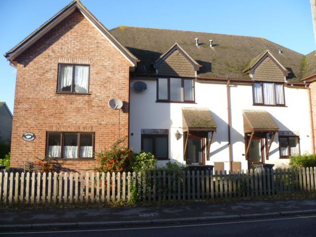 2 bed Mid Terraced House for rent in Wimborne Minster. From Harker & Bullman - Wimborne