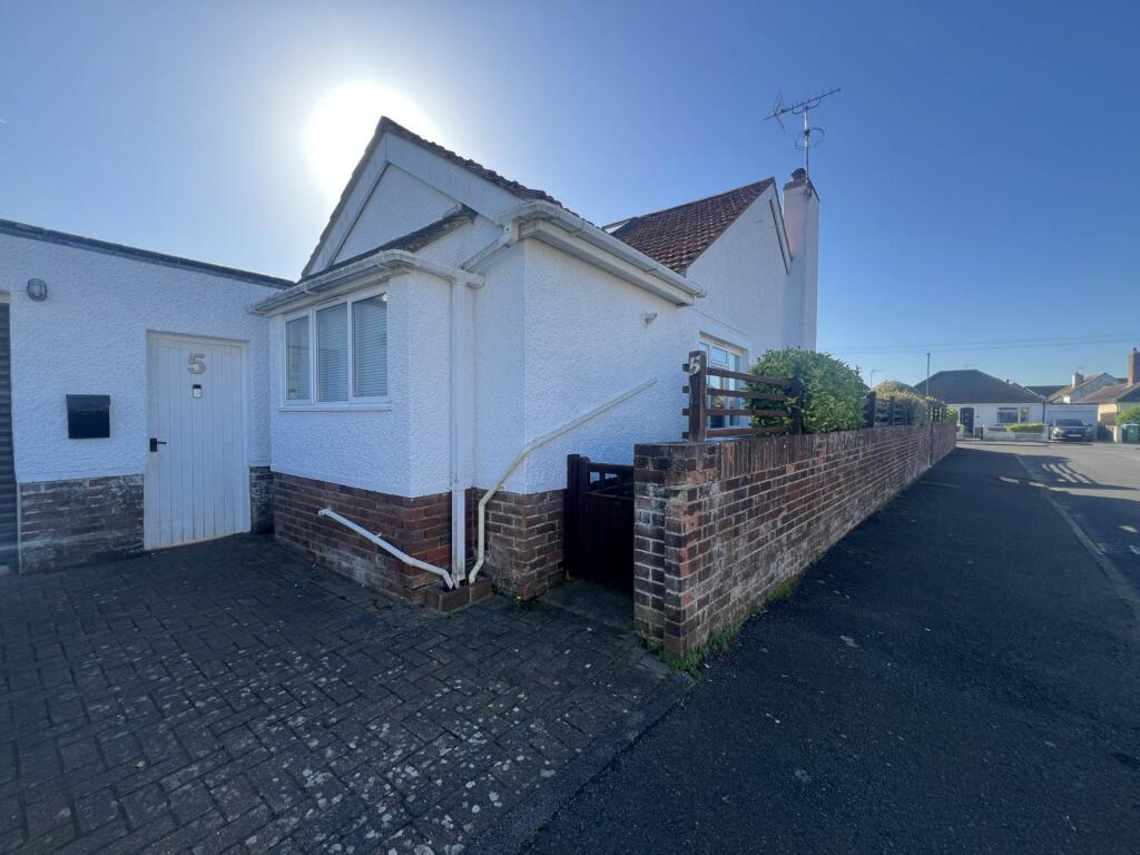 2 bed Bungalow for rent in Flansham. From Abacus Letting Services - Felpham