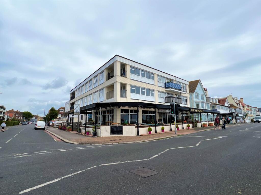 2 bed 1st Floor Flat for rent in Bognor Regis. From Abacus Letting Services - Felpham