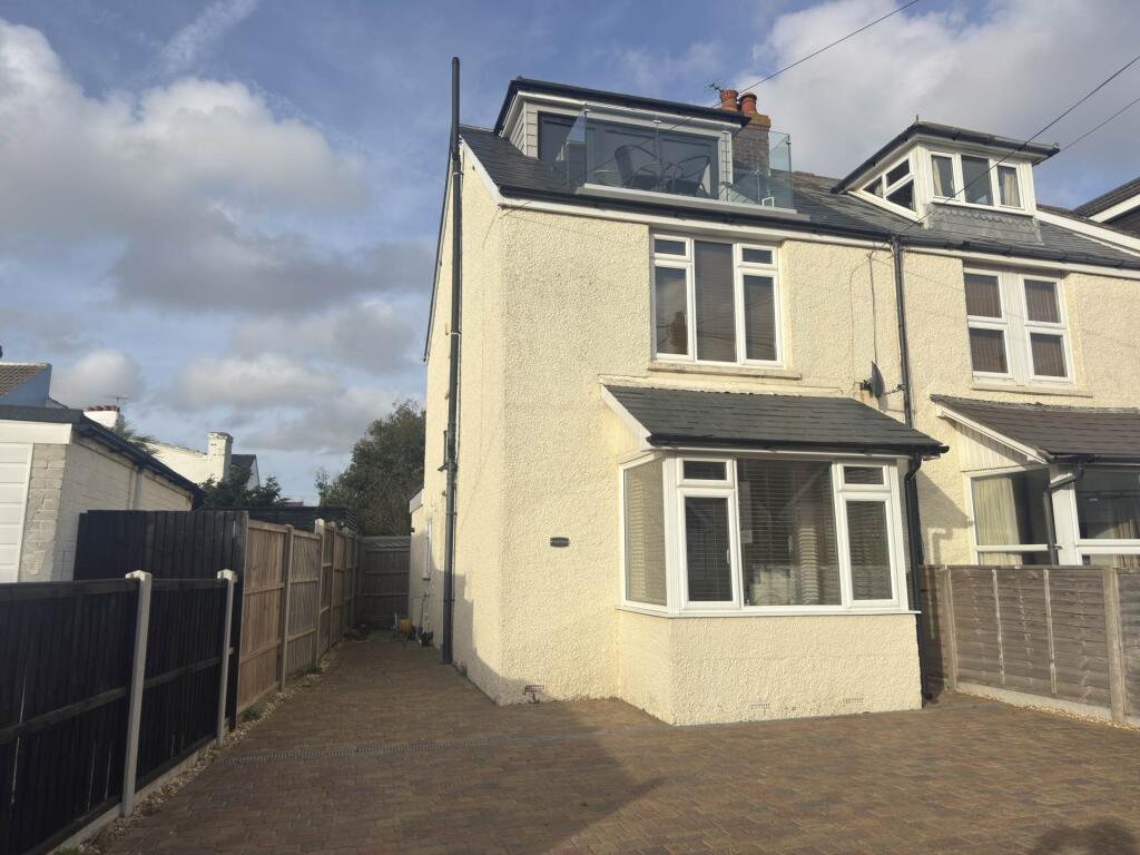 3 bed Semi Detached for rent in Flansham. From Abacus Letting Services - Felpham