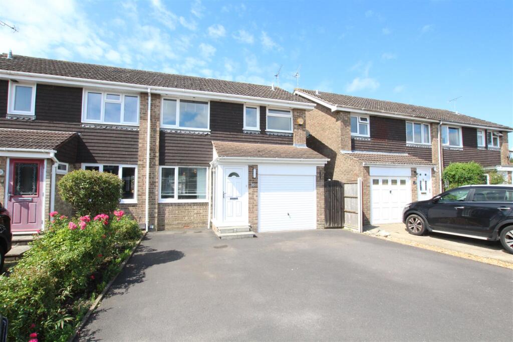 3 bed Semi Detached for rent in Eastleigh. From David Evans Estate Agents - Eastleigh