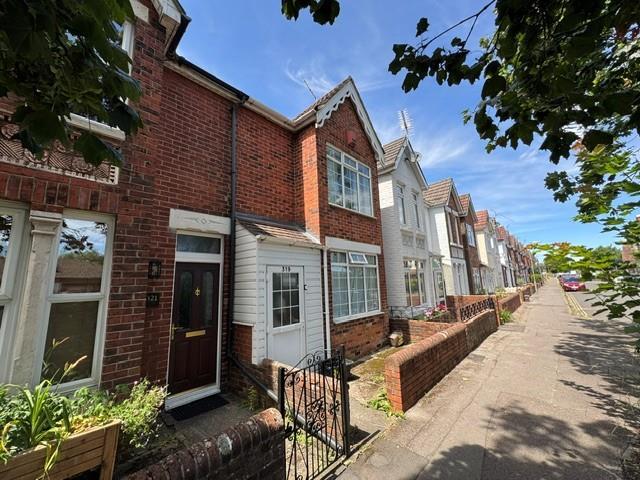 4 bed Mid Terraced House for rent in Eastleigh. From David Evans Estate Agents - Eastleigh