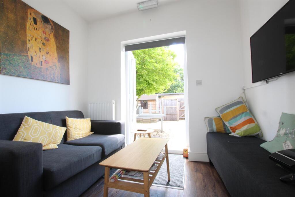 1 bed House Share for rent in Eastleigh. From David Evans Estate Agents - Eastleigh 1 bed House Share for rent in Eastleigh. From David Evans Estate Agents - Eastleigh