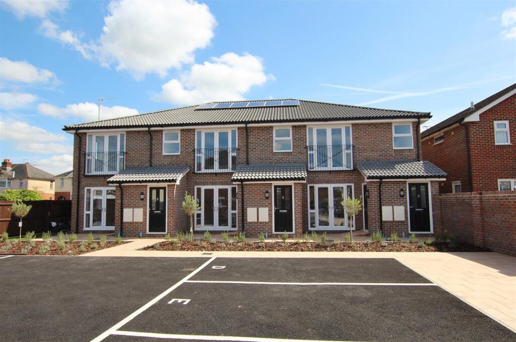 2 bed Annexe for rent in Eastleigh. From David Evans Estate Agents - Eastleigh