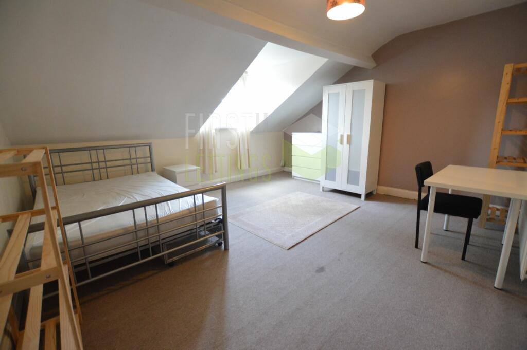 5 bed Mid Terraced House for rent in Leicester Forest East. From First 4 Lettings - Leicester