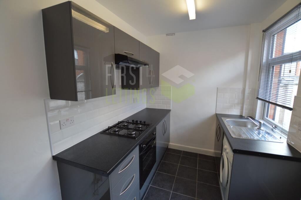 3 bed End of Terrace for rent in Stoughton. From First 4 Lettings - Leicester